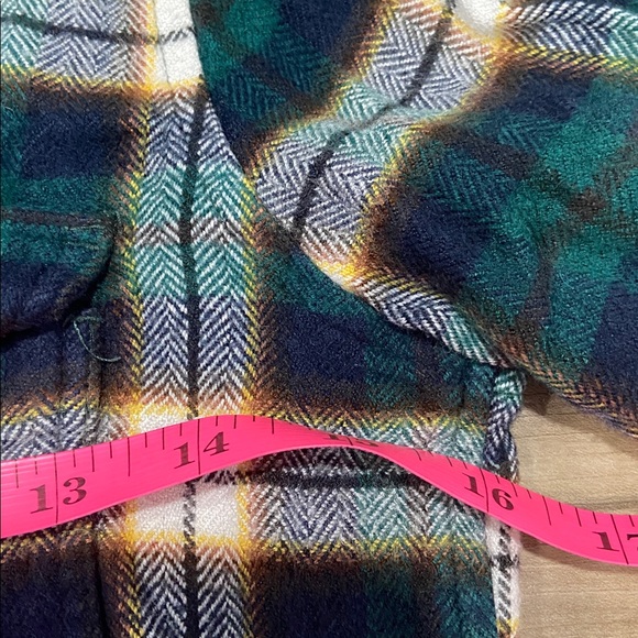 American Eagle Outfitters Green Plaid Shirt - Picture 5 of 7